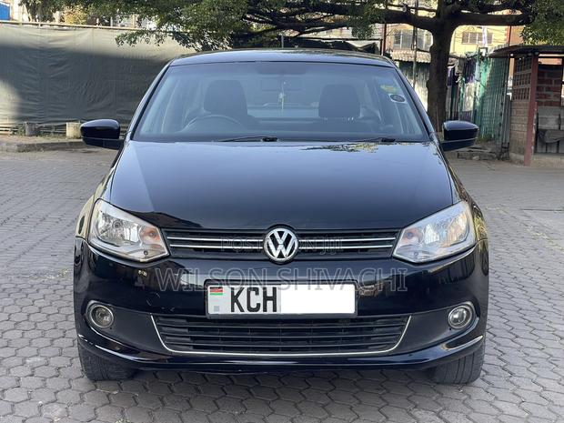 Volkswagen Polo 2014 Black