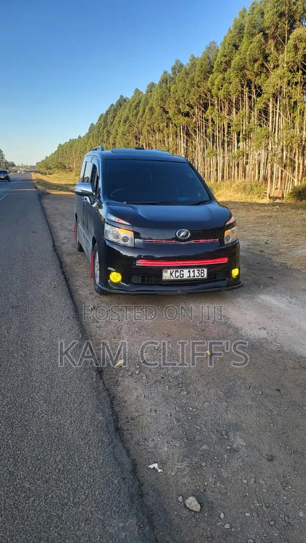 Toyota Voxy 2009 Black