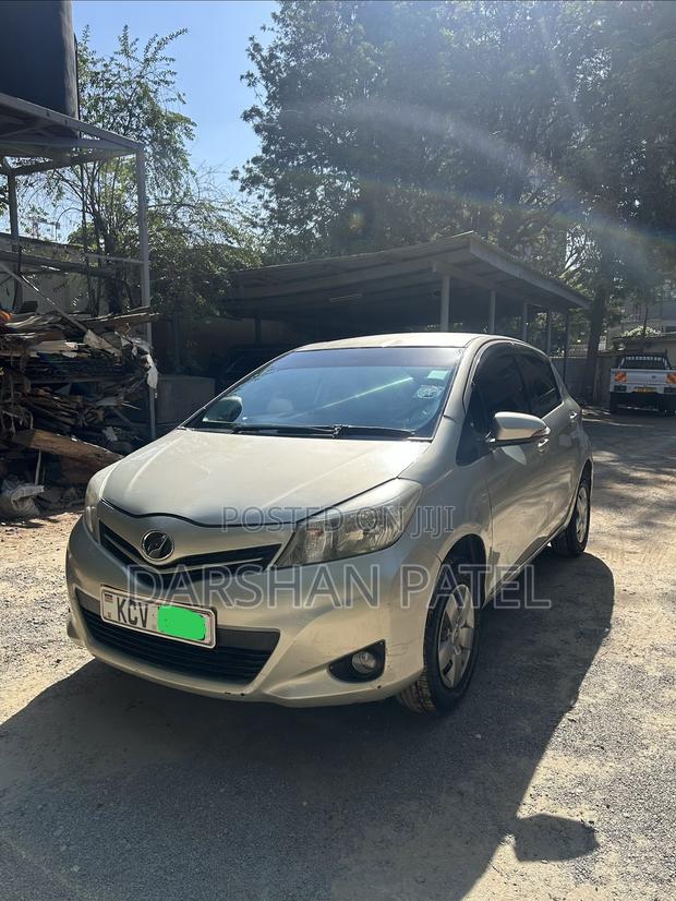 Toyota Vitz 2013 Gold
