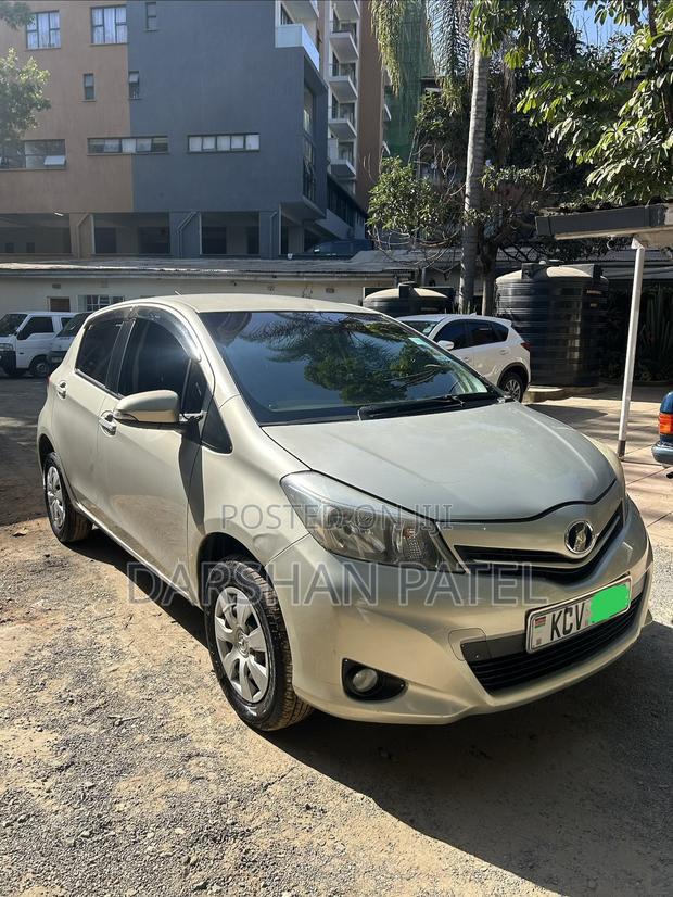 Toyota Vitz 2013 Gold