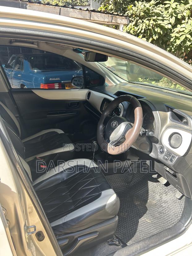 Toyota Vitz 2013 Gold
