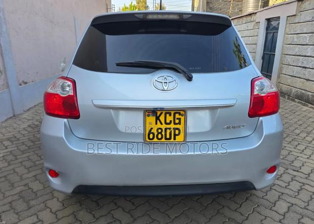 Toyota Auris 2010 Silver