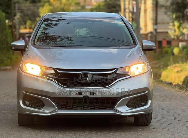 Honda Fit 2019 Silver