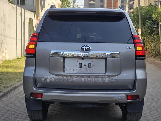 Toyota Land Cruiser Prado 2019 Silver