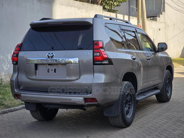 Toyota Land Cruiser Prado 2019 Silver