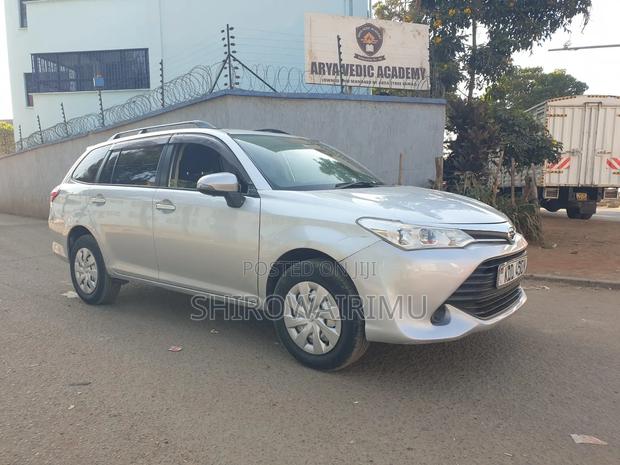 Toyota Corolla Fielder 2016 Silver