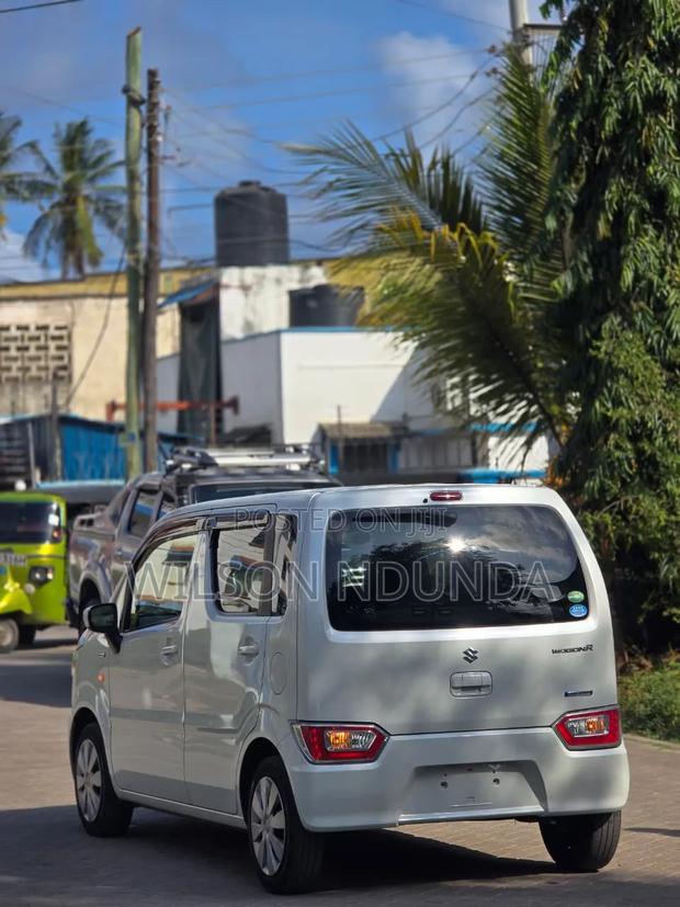Suzuki Wagon R 2019 White