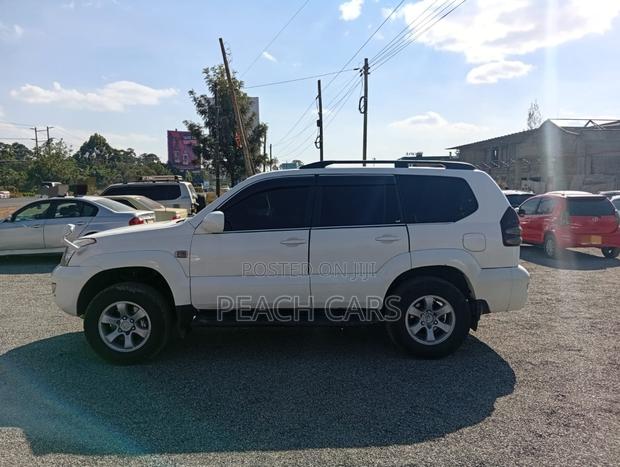 Toyota Land Cruiser Prado 2004 White