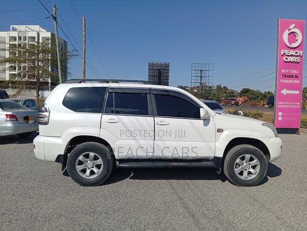 Toyota Land Cruiser Prado 2004 White
