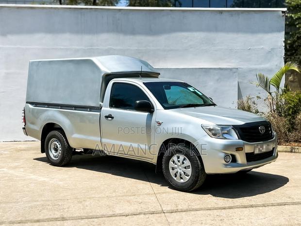 Toyota Hilux 2015 Silver