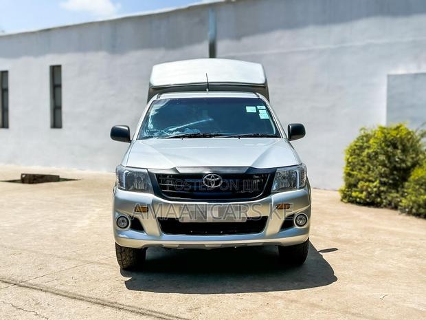 Toyota Hilux 2015 Silver