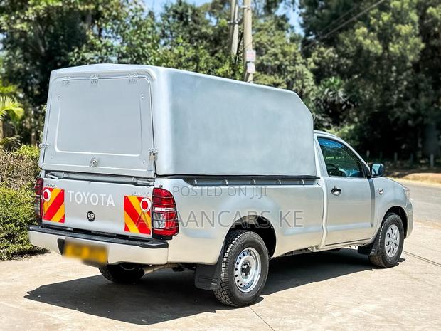 Toyota Hilux 2015 Silver