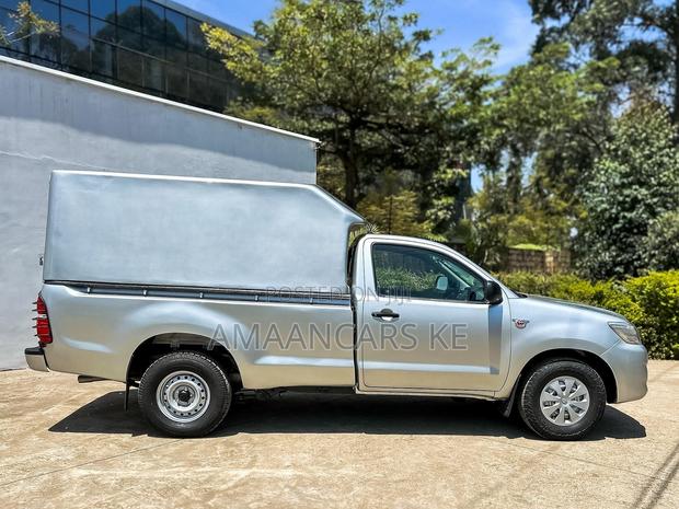 Toyota Hilux 2015 Silver