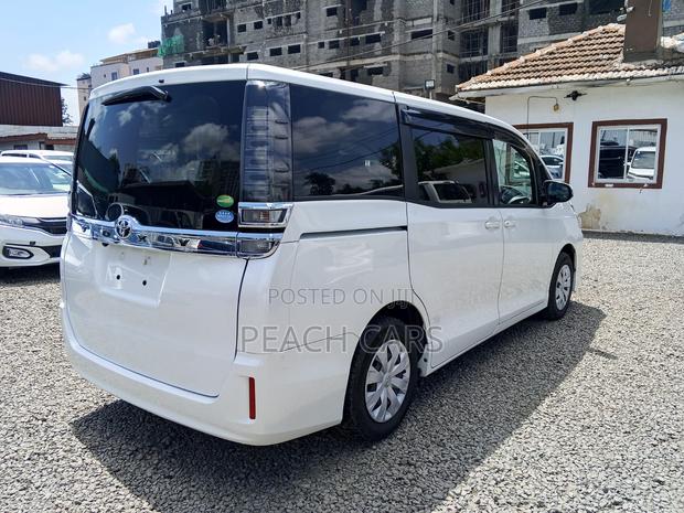 Toyota Voxy 2019 White