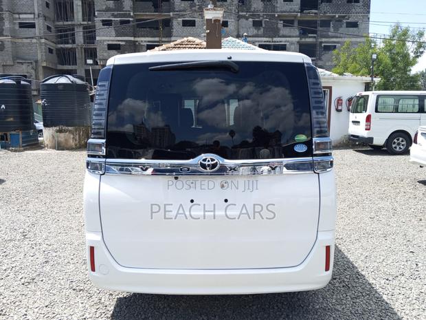 Toyota Voxy 2019 White