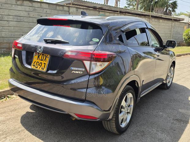 Honda Vezel 1.5 Hybrid 4WD 2018 Gray
