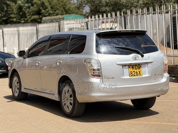 Toyota Corolla Fielder 1.8 Petrol FWD 2009 Silver