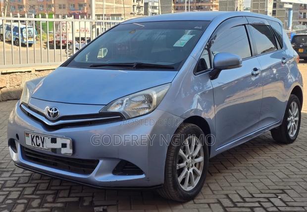 Toyota Ractis 2013 Blue