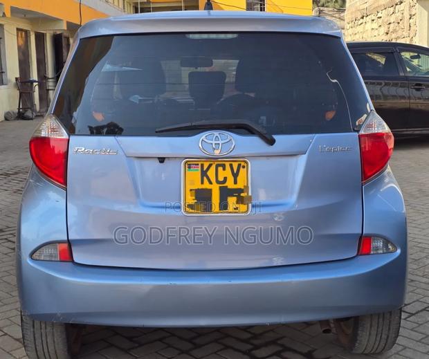 Toyota Ractis 2013 Blue