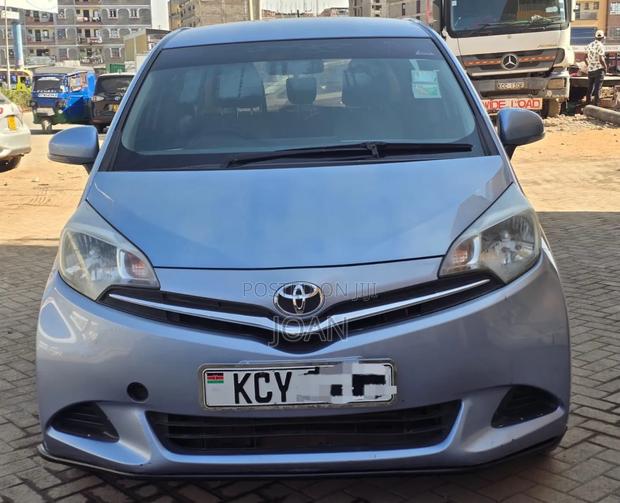 Toyota Ractis 2013 Blue
