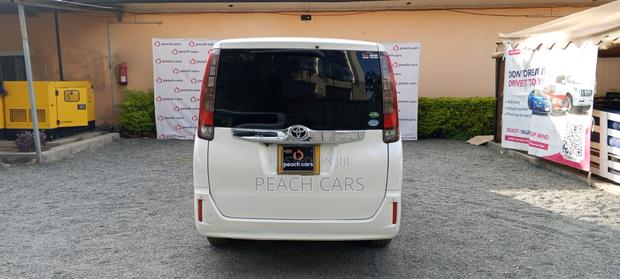 Toyota Noah 2015 White