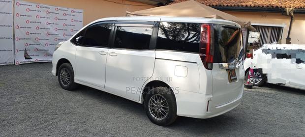 Toyota Noah 2015 White
