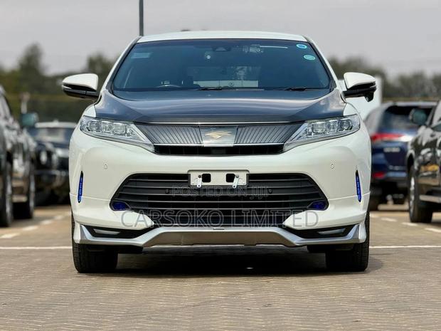 Toyota Harrier 2.0 4WD 2019 White