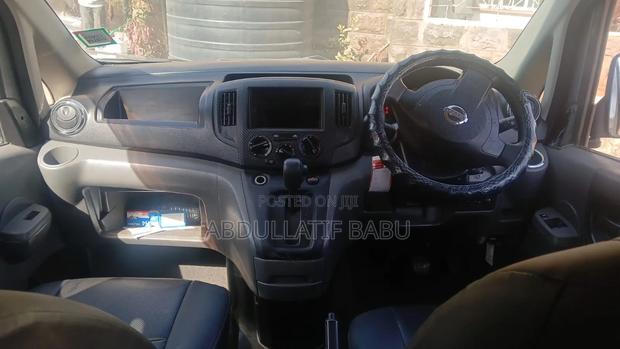Nissan NV1500 2012 Gray