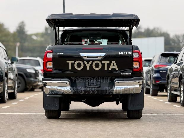 Toyota Hilux 2.4 Diesel 2020 Black