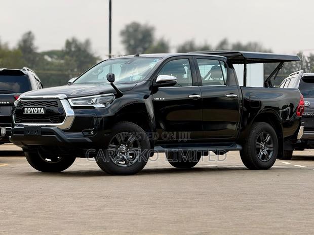 Toyota Hilux 2.4 Diesel 2020 Black
