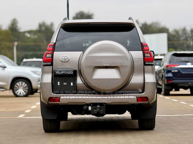 Toyota Land Cruiser Prado 2.8 2022 Brown