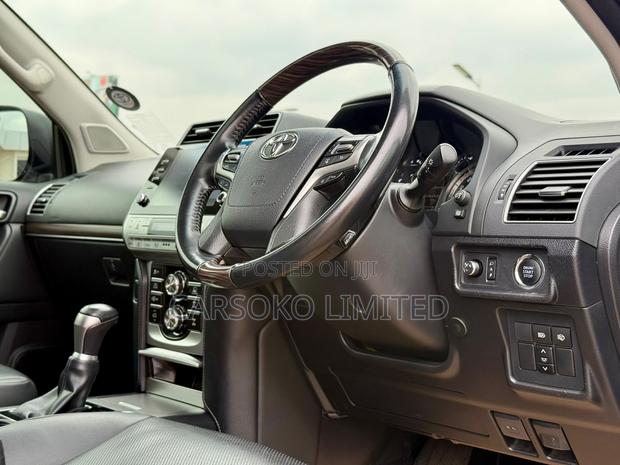 Toyota Land Cruiser Prado 2.8 2022 Brown