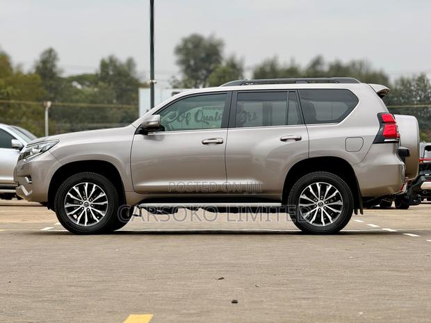 Toyota Land Cruiser Prado 2.8 2022 Brown