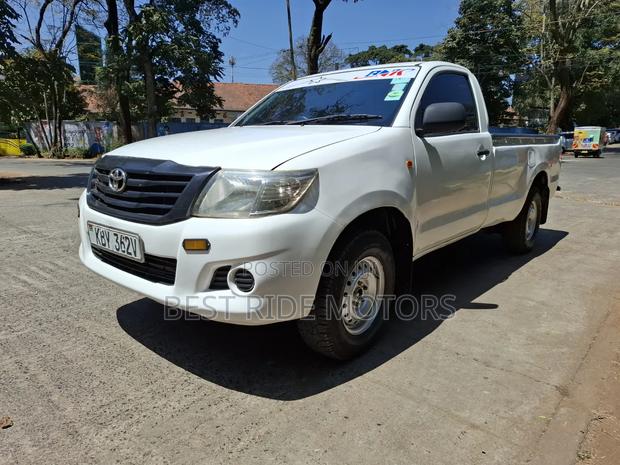 Toyota Hilux 2013 Off white