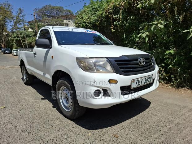 Toyota Hilux 2013 Off white