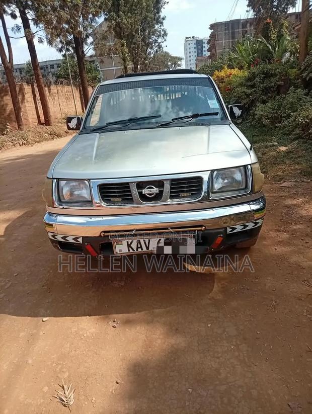 Nissan Hardbody 1999 Silver