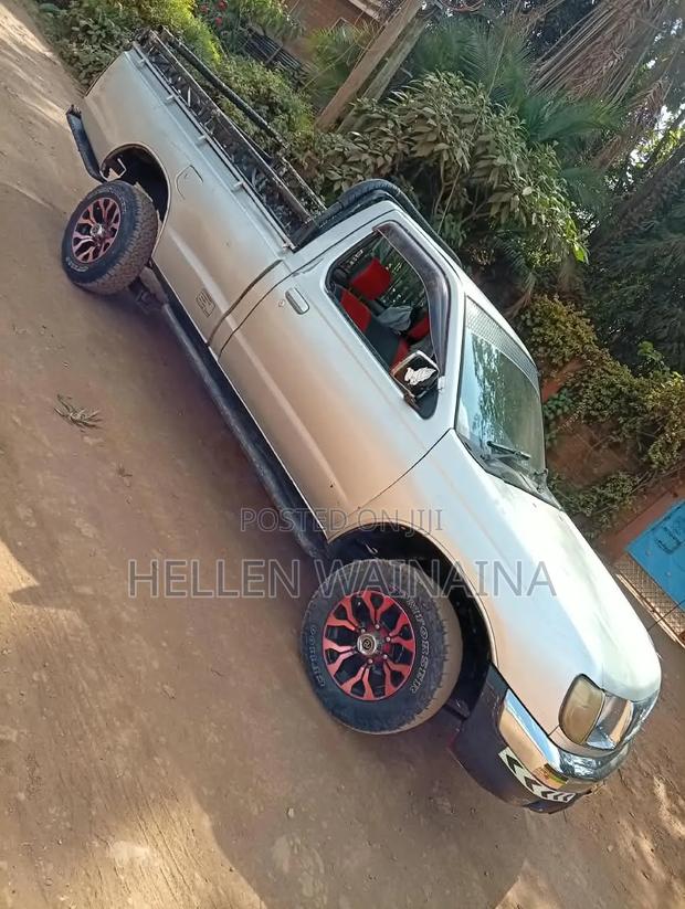 Nissan Hardbody 1999 Silver