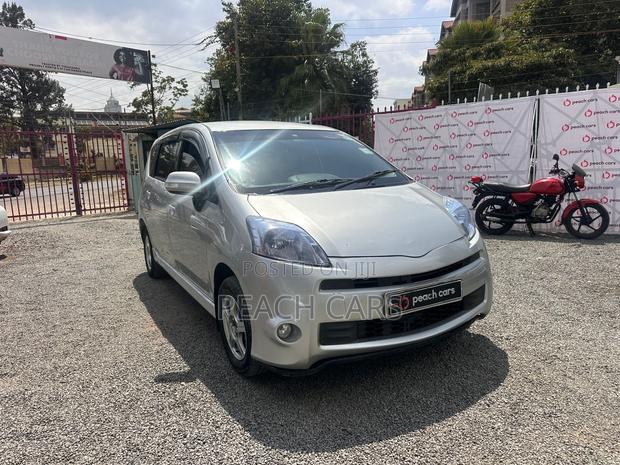 Toyota Passo 2010 Silver