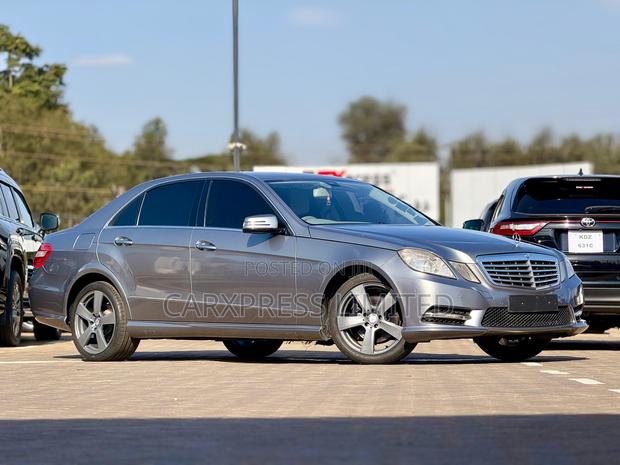 Mercedes-Benz E200 2013 Gray
