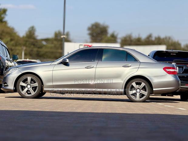 Mercedes-Benz E200 2013 Gray