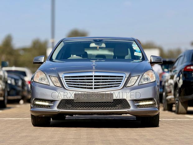 Mercedes-Benz E200 2013 Gray