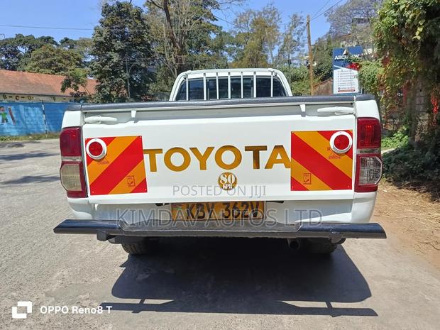 Toyota Hilux 2013 White