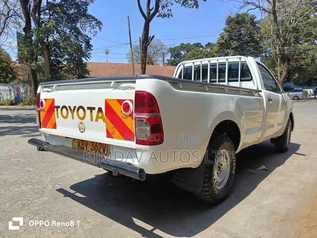 Toyota Hilux 2013 White