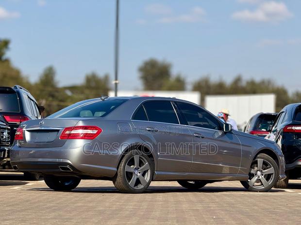 Mercedes-Benz E200 2013 Gray