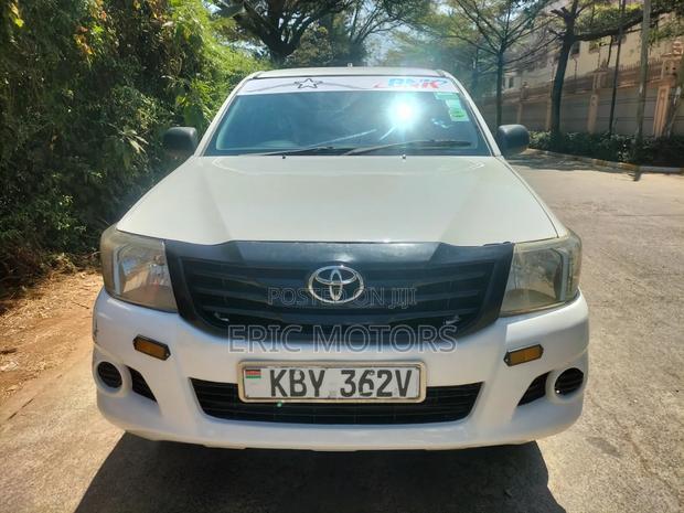 Toyota Hilux 2013 White