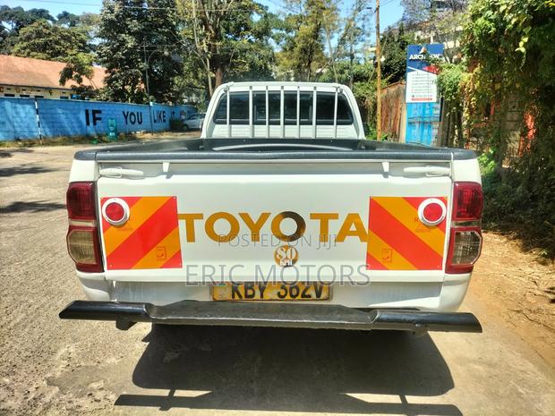 Toyota Hilux 2013 White
