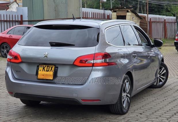 Peugeot 308 2019 Silver