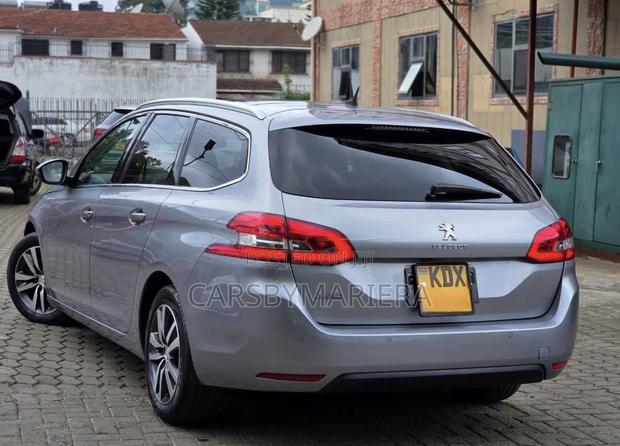 Peugeot 308 2019 Silver