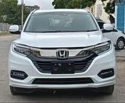Honda Vezel 2019 Off white for sale