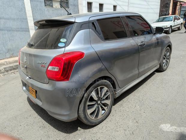 Suzuki Swift 2018 Silver